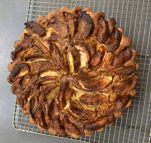 APPLE CINNAMON AND WALNUT CAKE