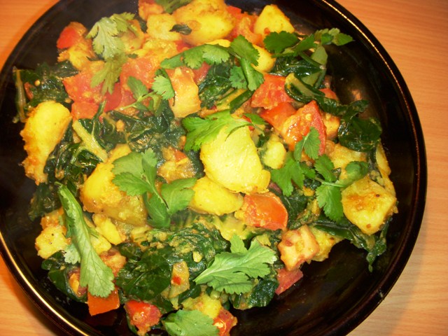 SPINACH AND POTATO CURRY